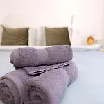 & Διαμέρισμα *